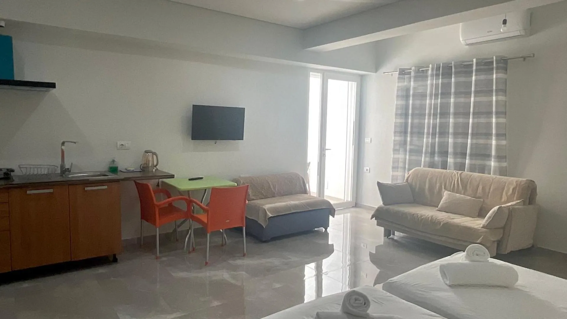 Mojito Beach Apartments With Free Parking Σαράντα