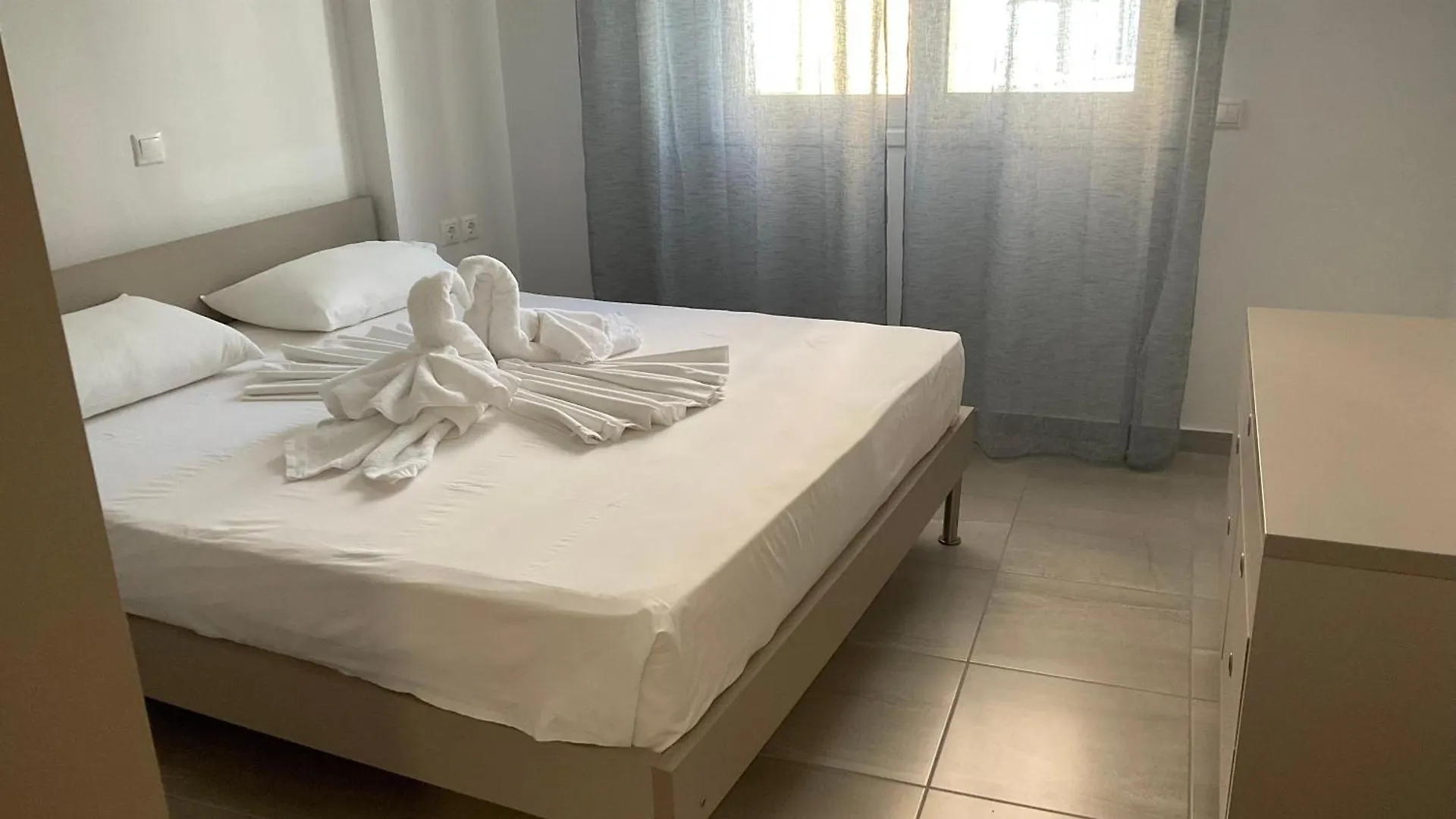 Mojito Beach Apartments With Free Parking Saranda Albánia